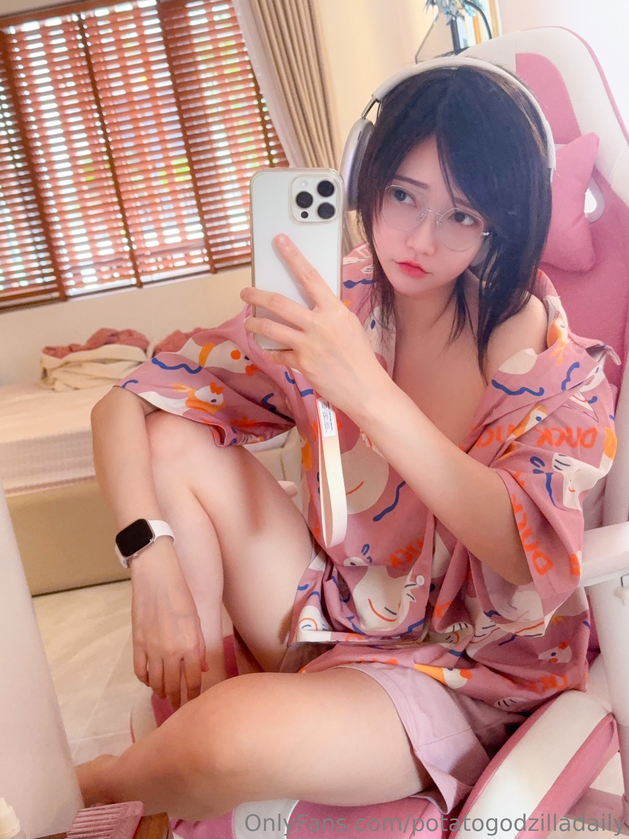 图片[1]-Potato Godzilla – NO.163 OnlyFans  Dec 1-31 2024[23P]-XikXak